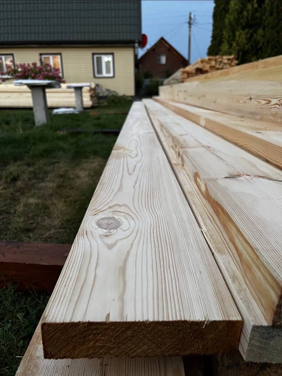 Сухая строганная доска на объекте "Ваш каркас"