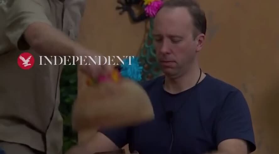    Мэтт Хэнкок пробует необычное блюдо Видео: Independent