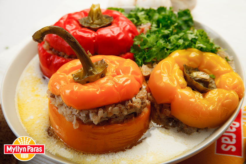 Перец, фаршированный гречкой и овощами - простой рецепт летнего меню для вегетарианцев