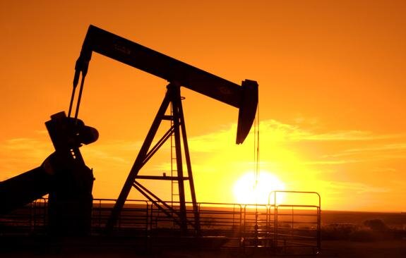    В США вступят в силу ограничения на экспорт нефти из России