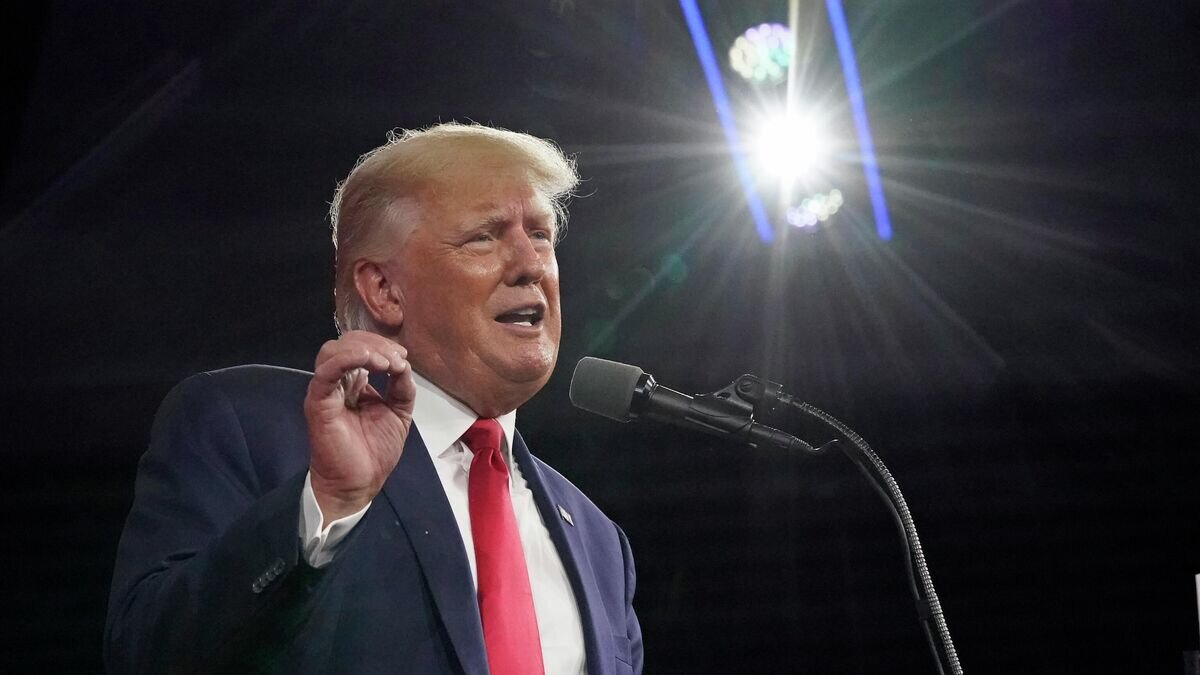    Бывший президент США Дональд Трамп выступает на Конференции консервативных кругов США © AP Photo / John Raoux