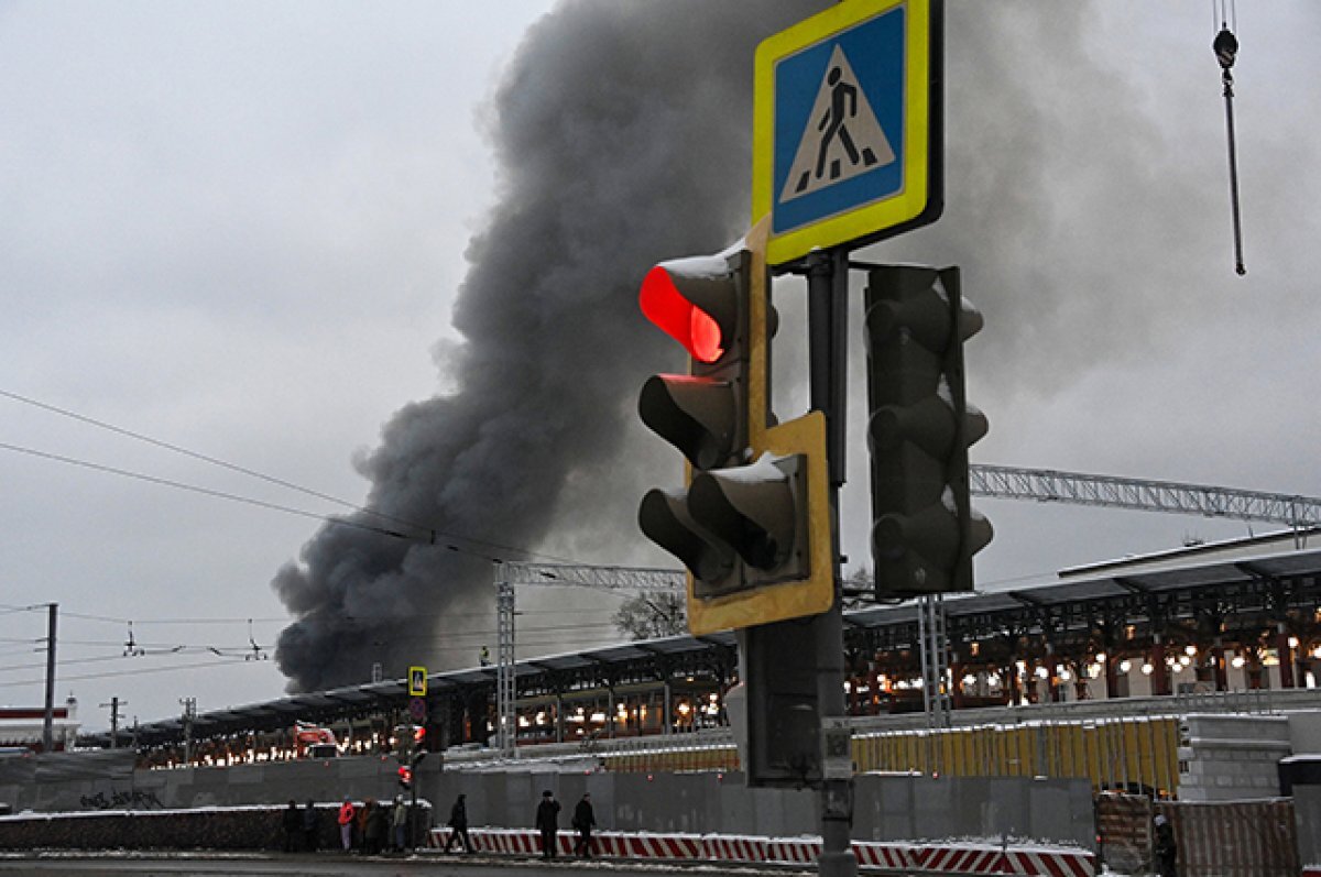    Пожар на площади трех вокзалов в Москве: фото, видео, причины возгорания