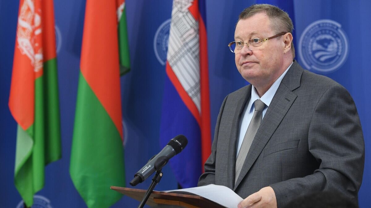    Полномочный представитель президента РФ в Южном федеральном округе Владимир Устинов выступает на открытии XIV совещания председателей верховных судов государств-членов Шанхайской организации сотрудничества © Фотохост sco-russia2020.ru