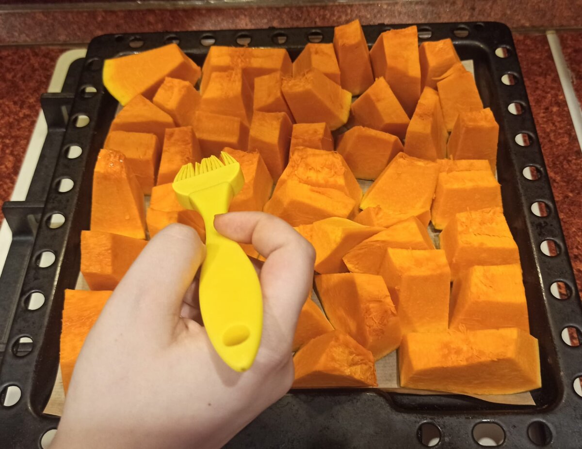 Смазываю маслом