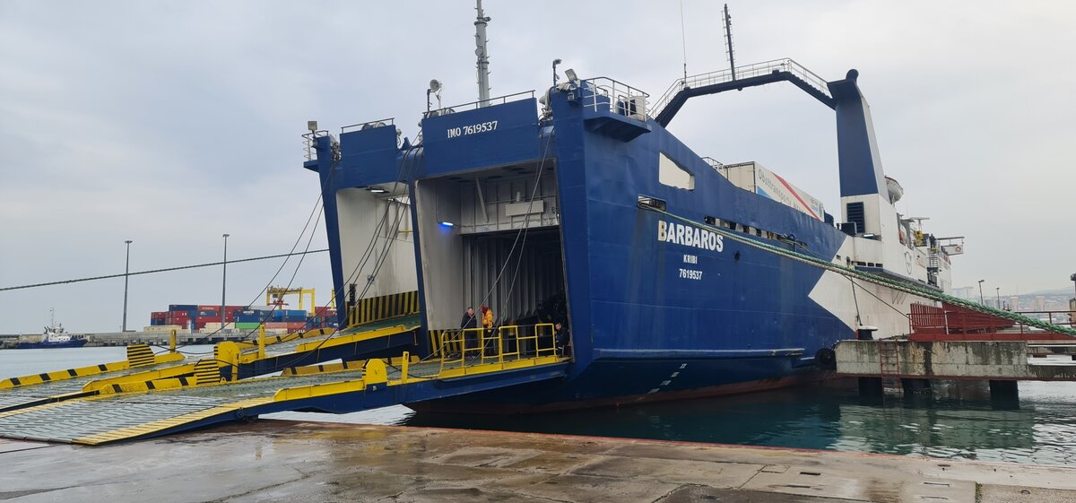 Новороссийская таможня оформила первый регулярный паром на автопаромной ...