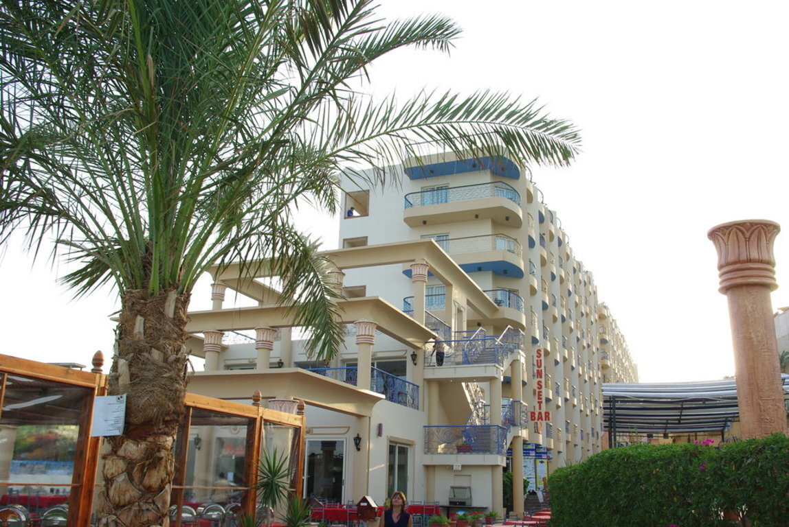 Kingtut aqua park beach resort hurghada 4