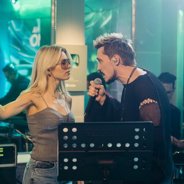     Дима Билан и Люся Чеботина раскрыли свой «Секрет на двоих» на «Авторадио»