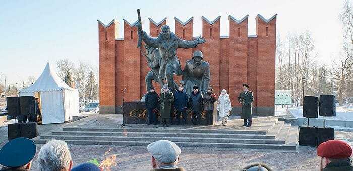 Воины сибиряки. Памятник воинам сибирякам в Подмосковье. Памятник воинам сибирякам в Волгограде. Памятник воинам сибирякам Ленинград. Браво воинам сибирякам.