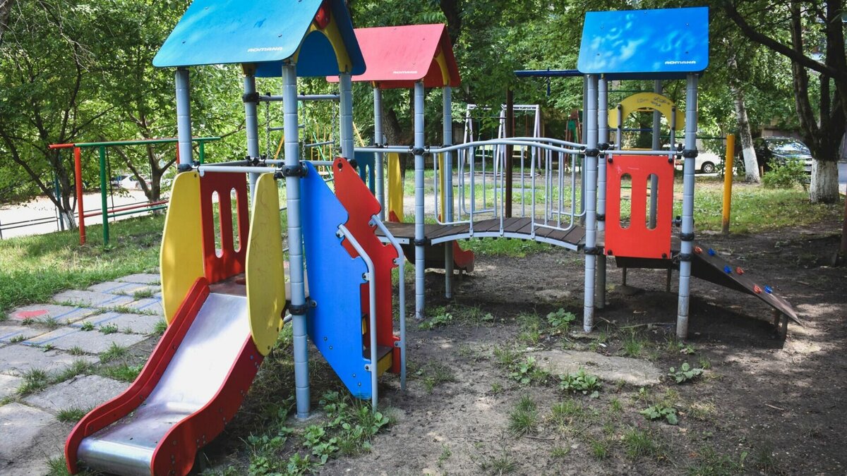     Детские площадки планируют установить по 17 адресам.