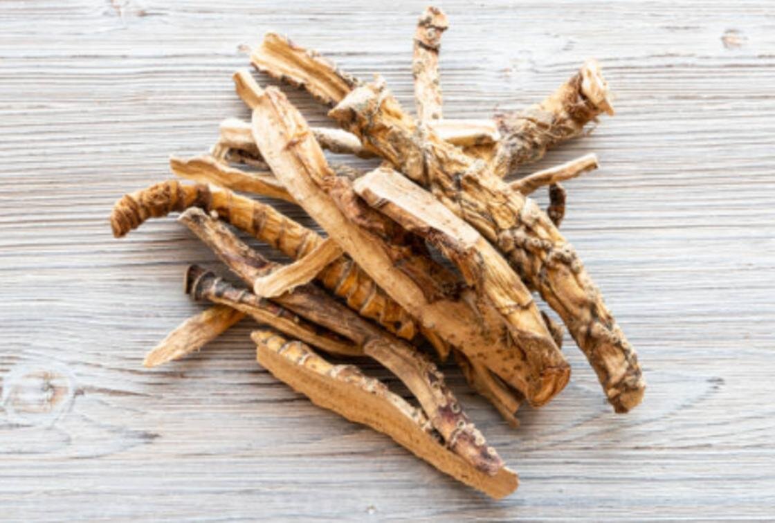    Сушеный корень:iStockPhoto