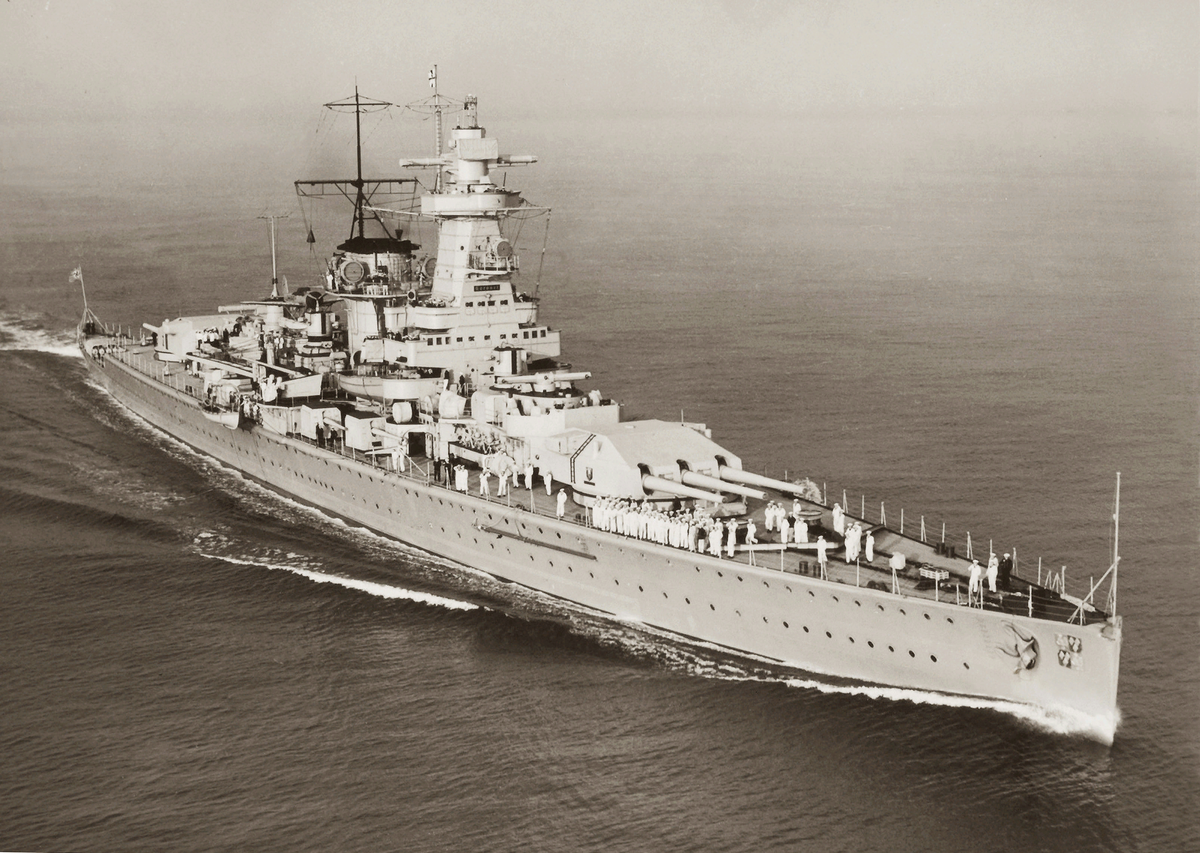 13 декабря 1939 года произошло первое крупное морское сражение Второй мировой войны.-2