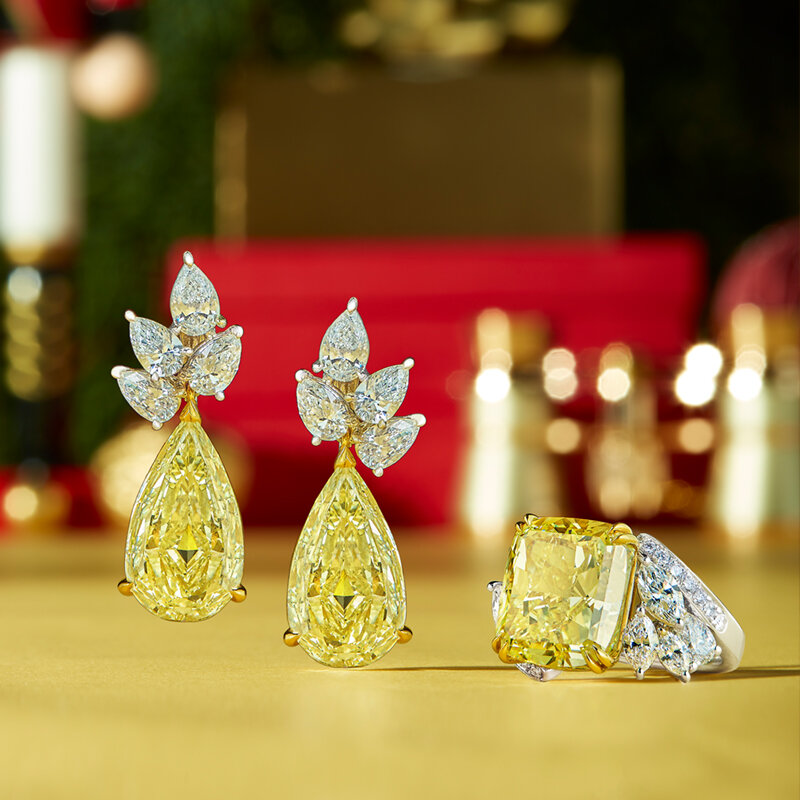 Серьги и кольцо Mercury Classic из белого золота с прозрачными и желтыми бриллиантами