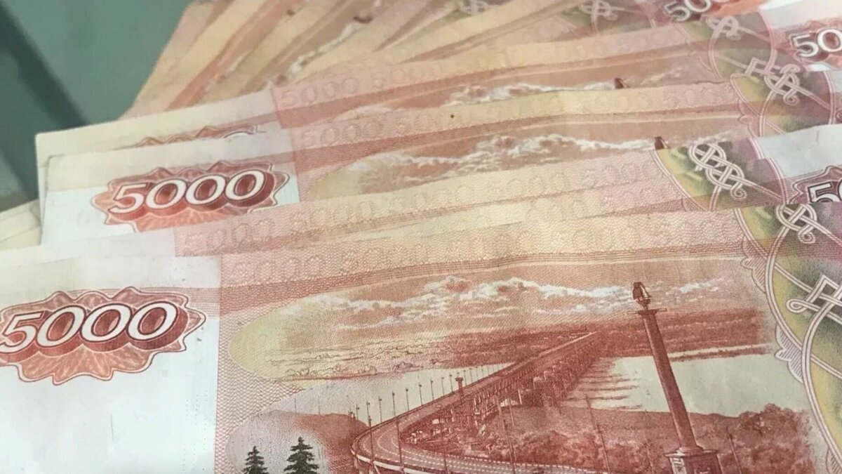     В Татарстане управление Федеральной налоговой службы намерено собрать по итогам текущего года около 1,3 трлн рублей. Об этом заявил глава ведомства Марат Сафиуллин.