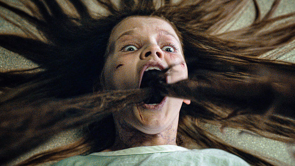 Кадр из фильма Prey for the Devil. Режиссер: Даниэль Штамм. Оператор: Дэнис Кроссан. Производство: Confluence Productions, Gold Circle Films, Lionsgate