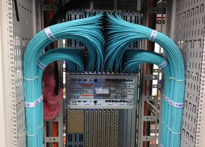 Сетевое оборудование (иллюстрация из открытых источников)