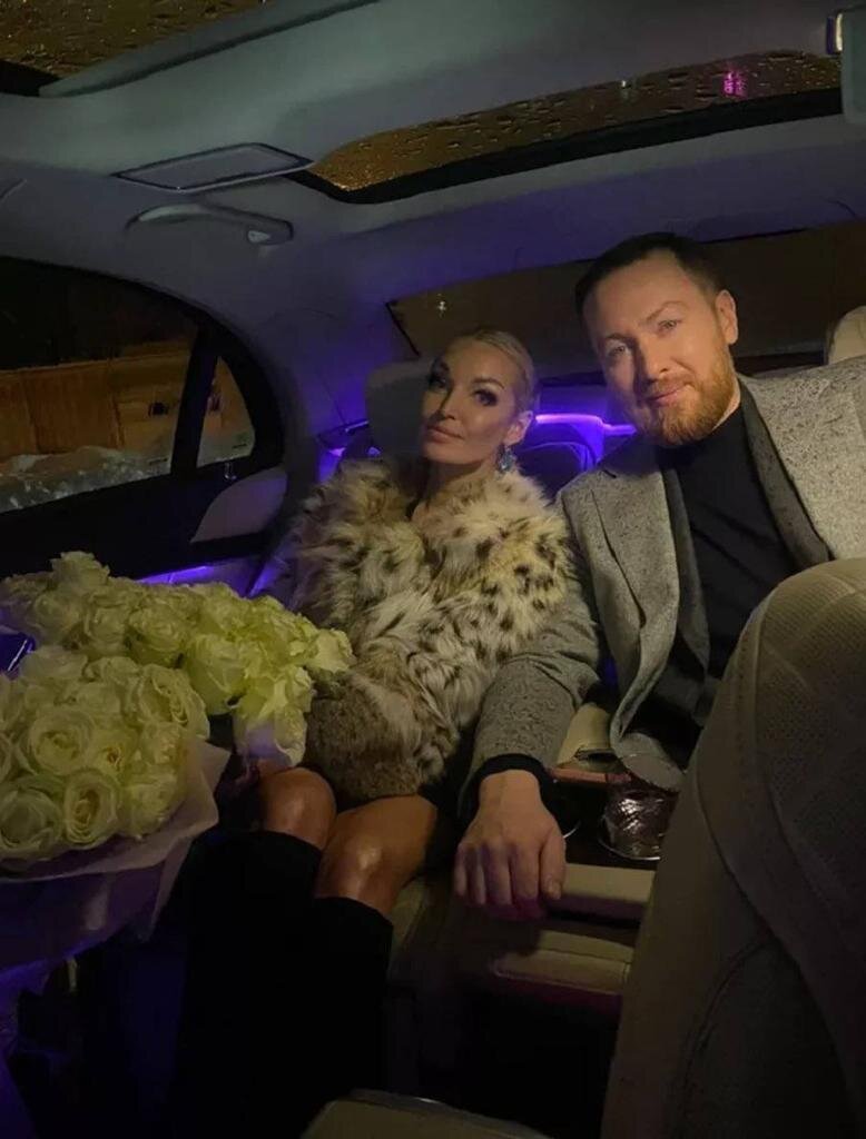    Анастасия Волочкова с женихом Дмитрием