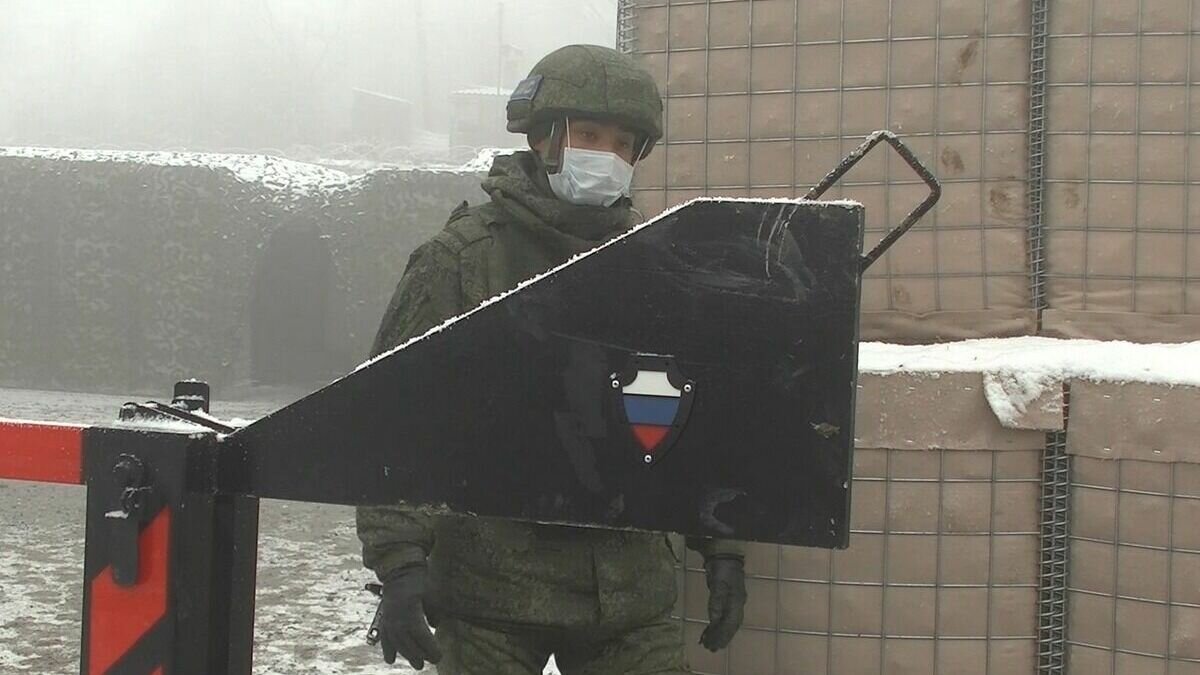     В Ростове изменили регламент застройки берегов реки Дон, платным сделали один из участков трассы М-4 «Дон», а на границах Ростовской области поставили заградпосты.