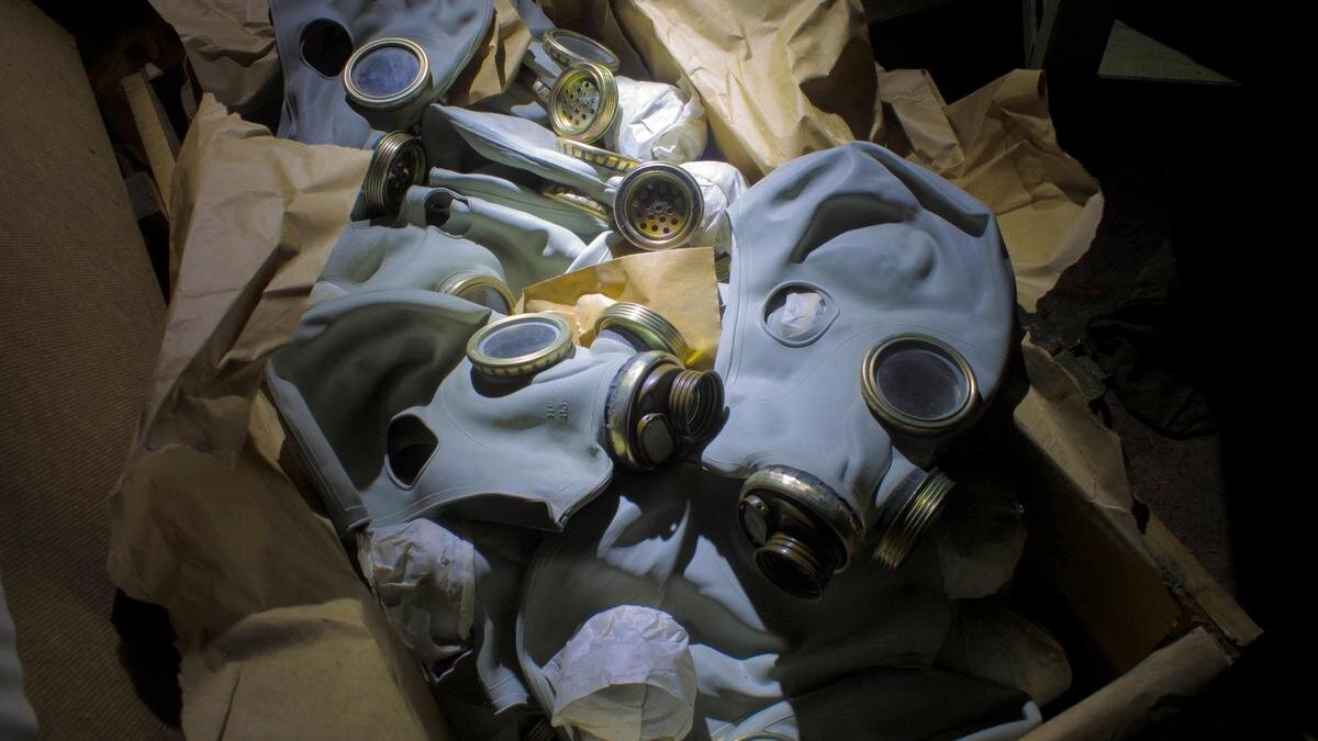    Противогазы лежат в коробке:piqsels.com