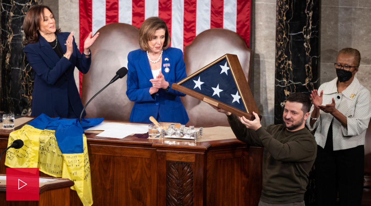 Дружба крепкая, не сломается. Не расклеится от дождей и вьюг.