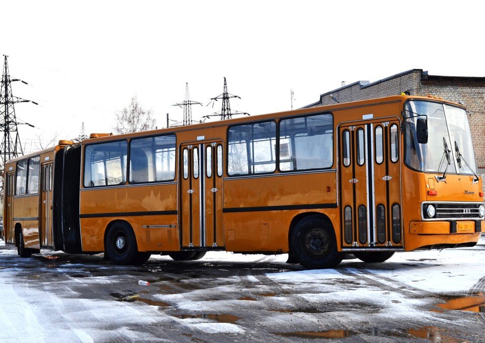     Автобус-гармошка выглядит подлатанным.  Предоставлено "Комсомолке"
