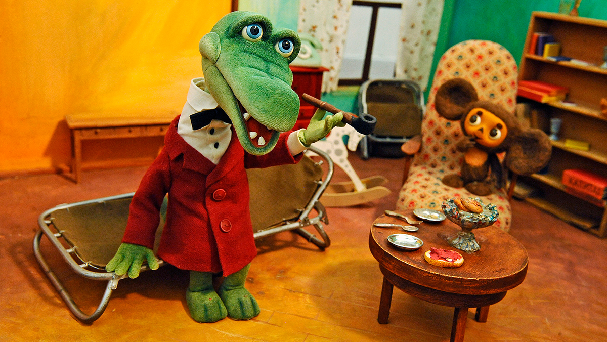 Куклы из мультфильма «Чебурашка и крокодил Гена» на выставке киностудии «Союзмультфильм», 2010 год / Фото: Станислав Красильников/ТАСС