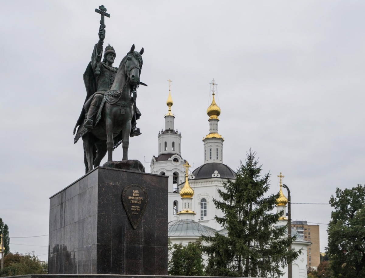 Памятник гуртьеву в орле фото