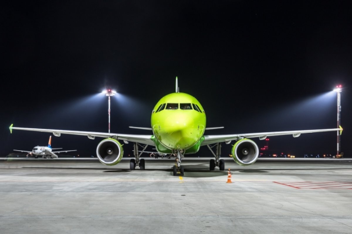    В новосибирском аэропорту Толмачёво экстренно сел самолёт Embraer