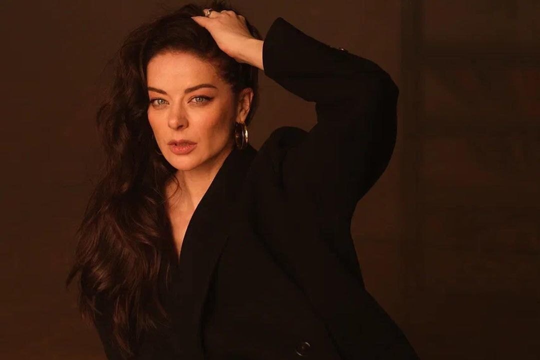     «Мама, ты очень красивая пантера!»: Марина Александрова в дерзком платье изумила сына