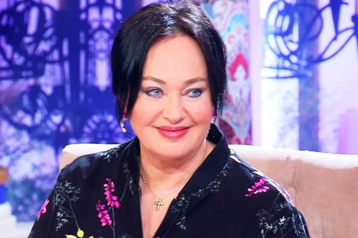     «Королева танцпола!»: Лариса Гузеева перебила тарелки на корпоративе в ресторане