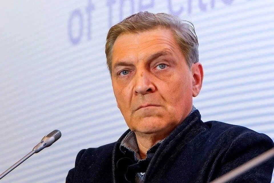 У журналиста Невзорова арестовали участок с особняком - МК