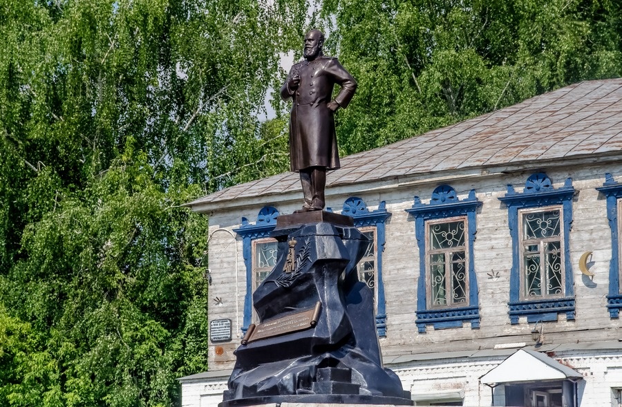 Восстановленный памятник. Кушва.Онлайн