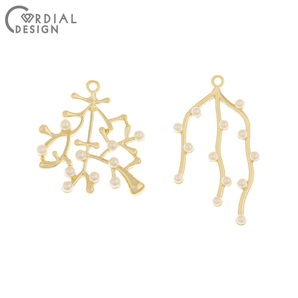 СерьгиНазвание бренда: cordial design; Ширина Изделия: 2.9cm; Материал: Металл; Номер модели: EAAC-192163; Характеристики Изделия: Earring Accessories; Высота Изделия: 3.1cm; Тип фурнитуры для ювелирных изделий: Кулон база; Тип товара: Заключения ювелирных изделий; Вес изделия: 4.3g; Тип металла: Цинковый сплав; Происхождение: Китай; Диаметр товара: 3.1cm; Длина товара: 3.1cm.