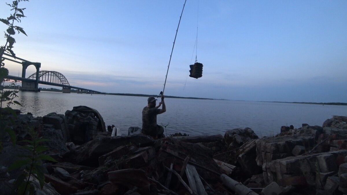 Следим за наживкой, не стесняемся менять ее чаще, тогда и клев будет.  Рыбалка у дома | ДИВАННЫЙ РЫБОЛОВ | Дзен