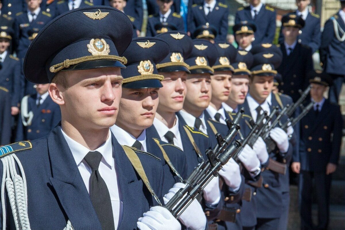 Жизнь в военных училищах. Форма курсантов ВУНЦ ВВС ВВА. УИ га Ульяновский институт курсанты. Форма курсантов УВАУГА. Парадная форма курсантов.