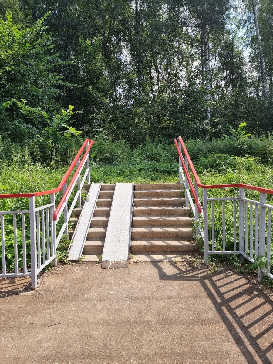 Ж/c Абрамцево. Выход ВНИКУДА