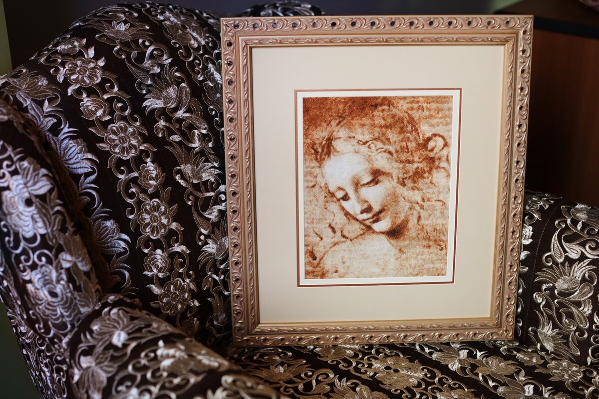 МК-053 Голова девушки