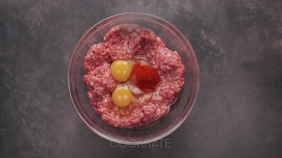 Мясной фарш со специями