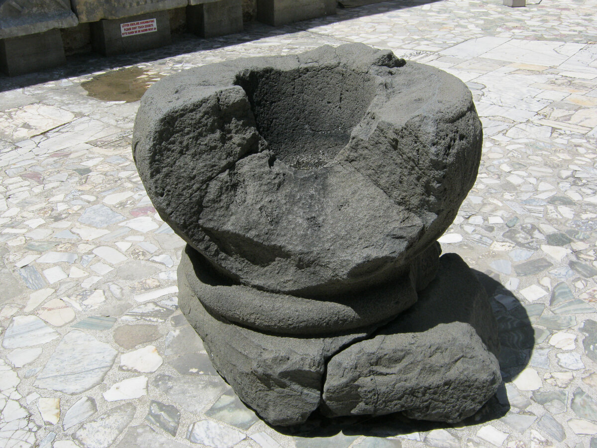 Самый древний экспонат сидийского музея.