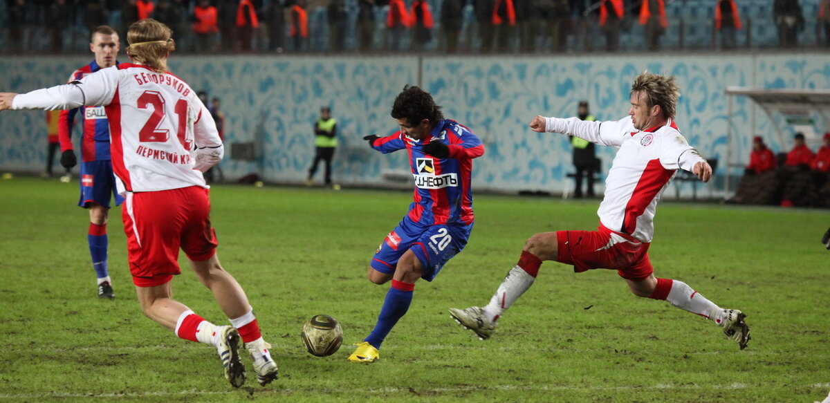 «Амкар» в матче с ЦСКА в 2010. Автор: Kate_Lokteva / wikimedia (CC BY-NC-SA 2.0)