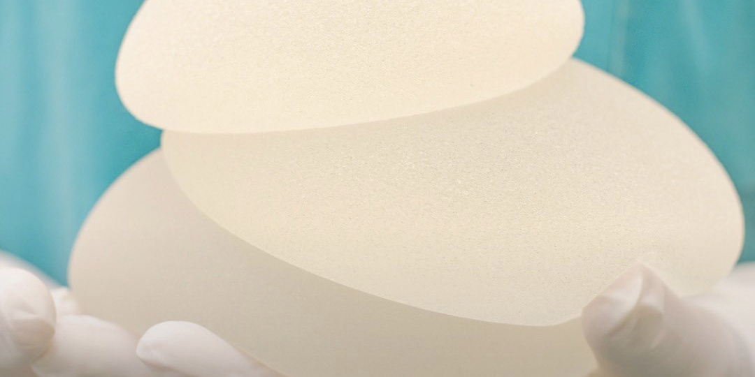 Советы пластического хирурга: 5 моментов, которые помогут при выборе имплантов