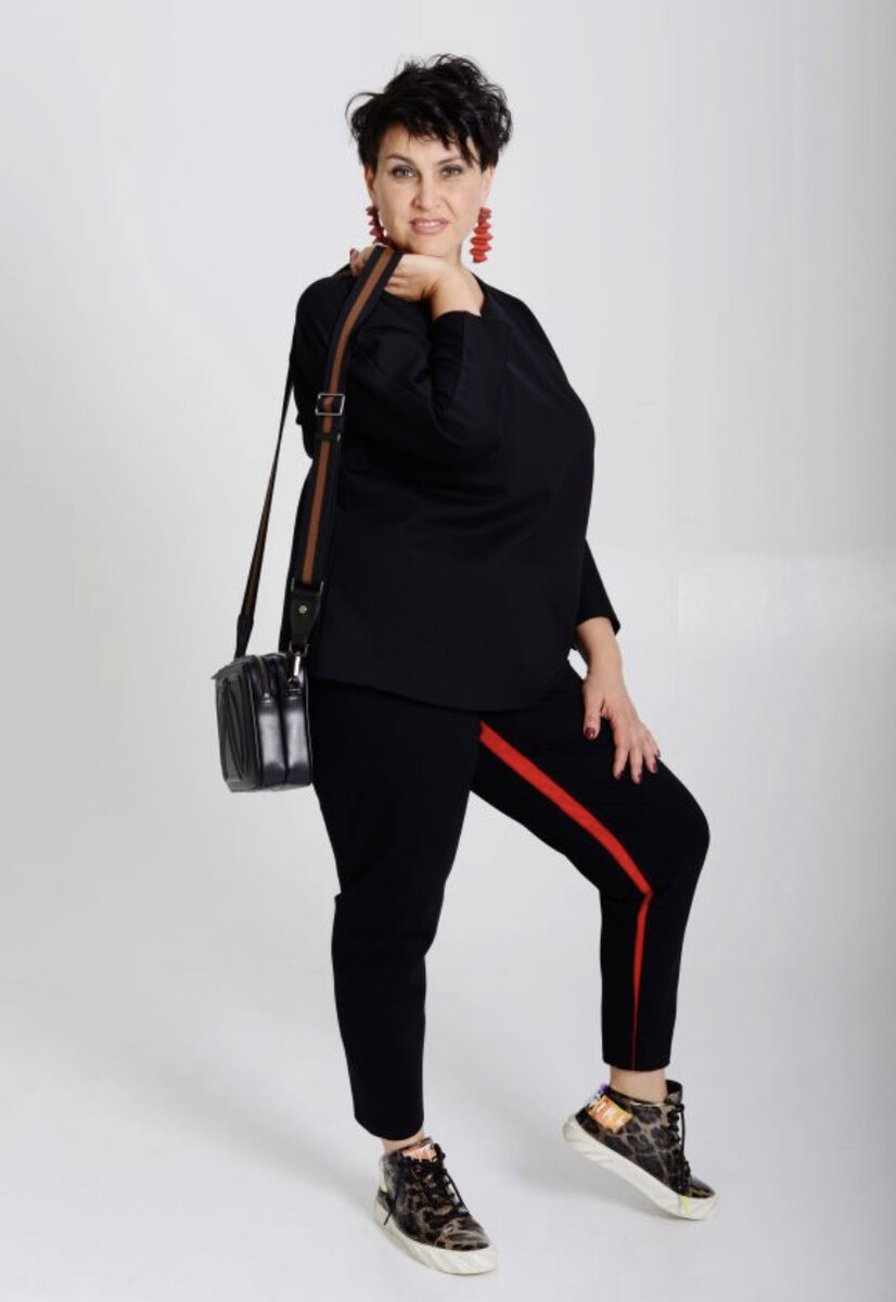 Костюм в чёрном цвете