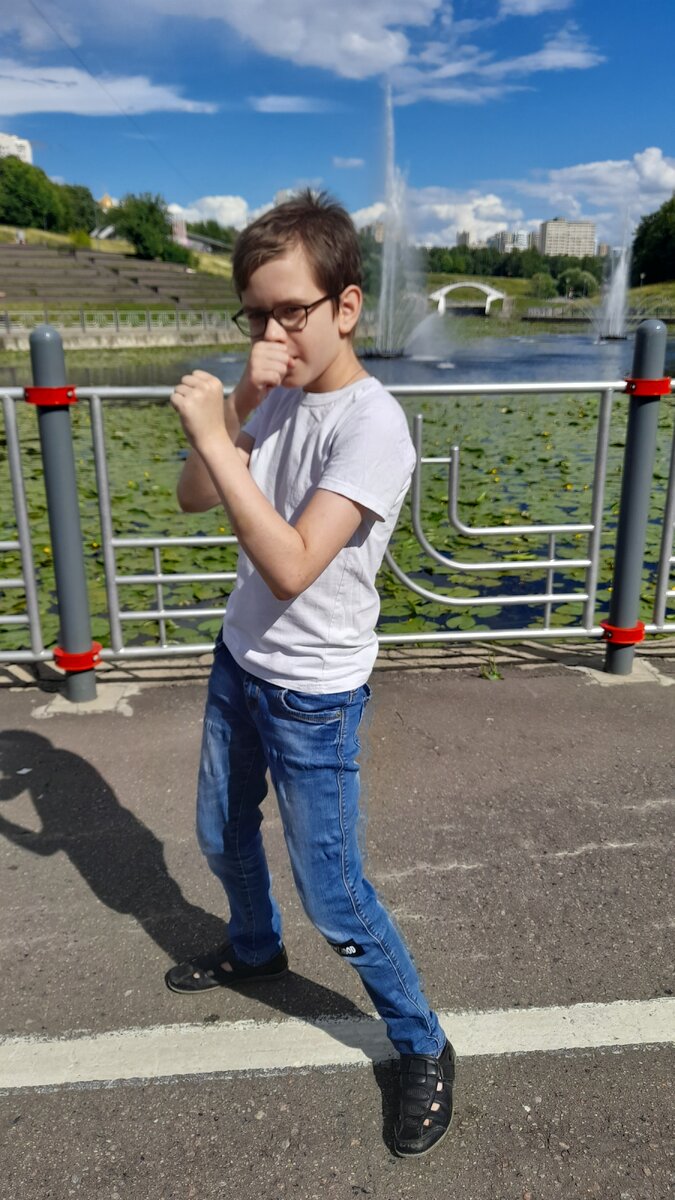 На пикнике у пруда 