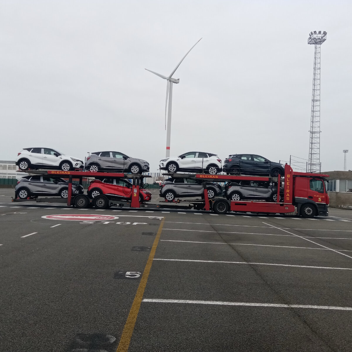 Рено каптюр на автовозе