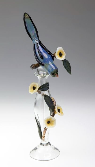 Флакон для духов. Материал взят из свободного источника.