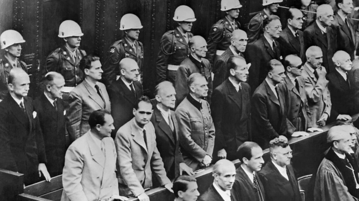Судебный процесс над бывшими главарями гитлеровской германии проходил с 20 ноября 1945 года по 1 октября 1946 года в Нюрнберге. 