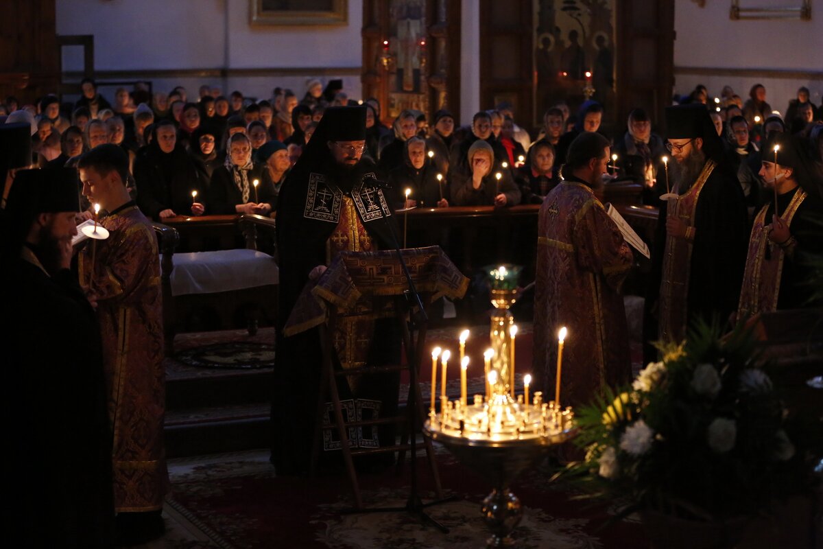 три канона совмещённых покаянных. каноны ко святому причащению совмещенные. каноны и последование ко святому причащению. канон последование ко причащению. три канона ко святому причастию.