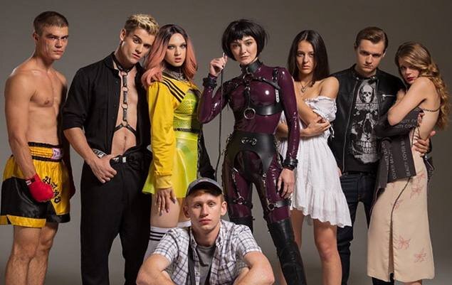 кадр из сериала "Первые ласточки" 