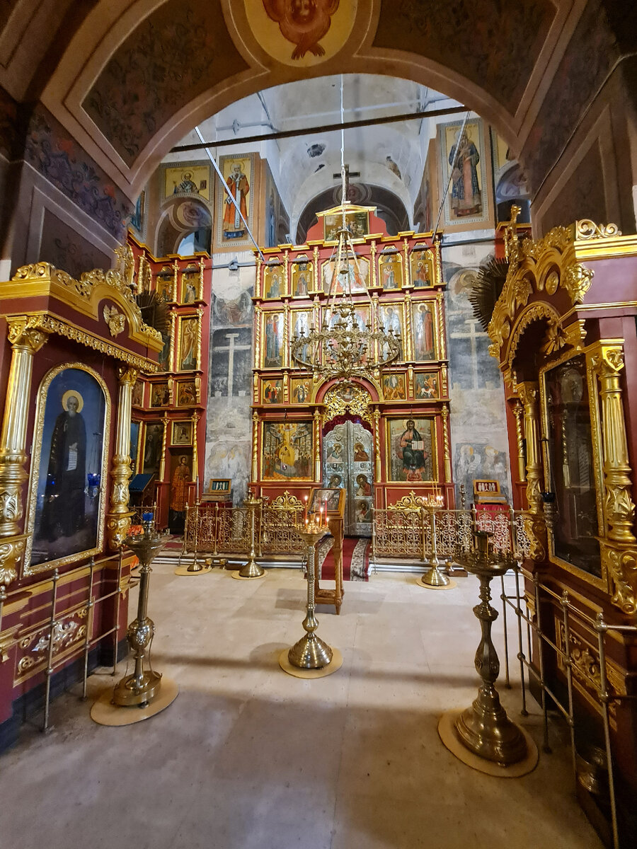 Центральная часть иконостаса. Фото автора.