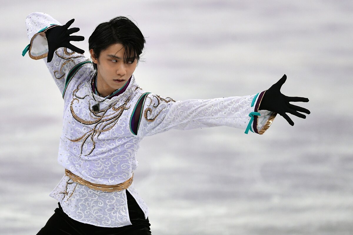 На льду Юдзуру Ханю с программой "Seimei". Автор костюма Сатоми Ито.