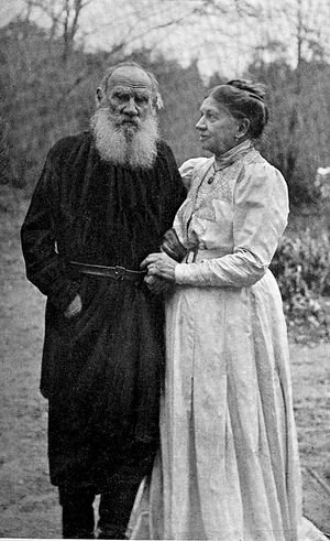С Толстым в Ясной Поляне, за полтора месяца до смерти писателя (1910)